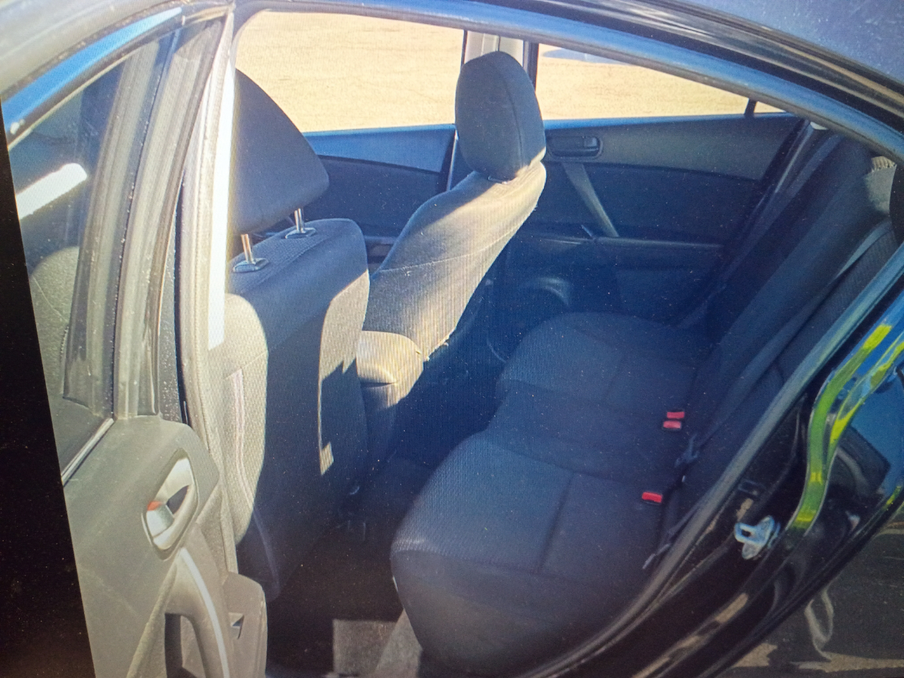 Mazda MAZDA3 i Sport 4-Door 2012