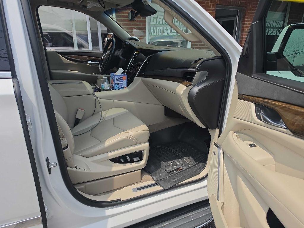 Cadillac Escalade Luxury 4WD 2018