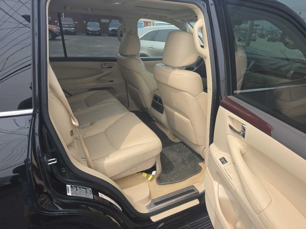 Lexus LX 570 Sport Utility 2013