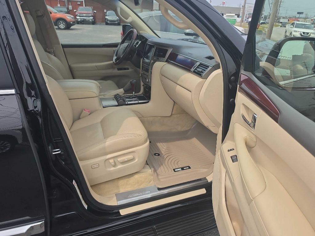 Lexus LX 570 Sport Utility 2013