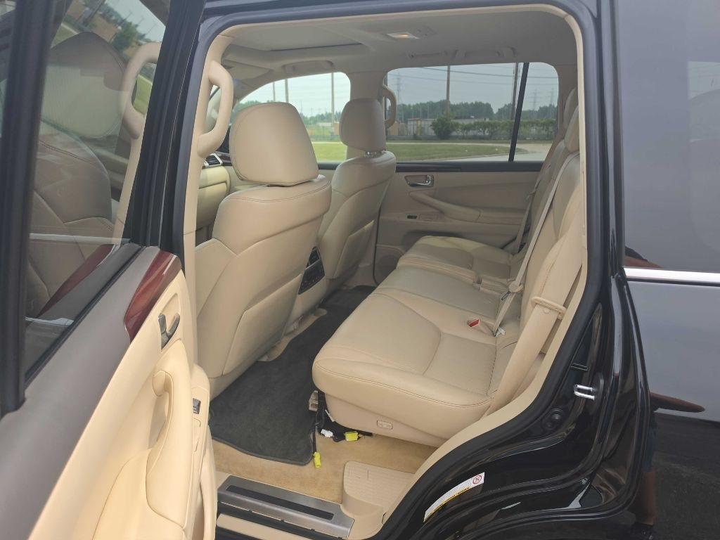 Lexus LX 570 Sport Utility 2013