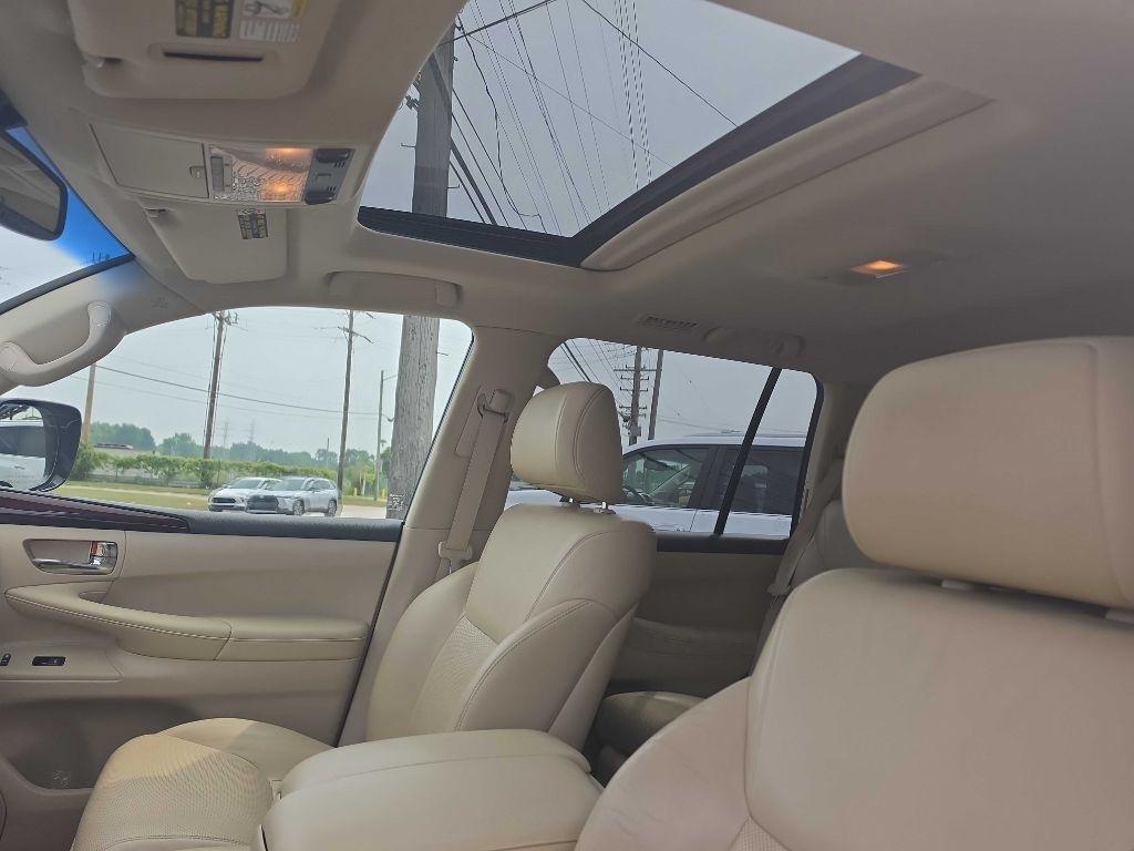 Lexus LX 570 Sport Utility 2013