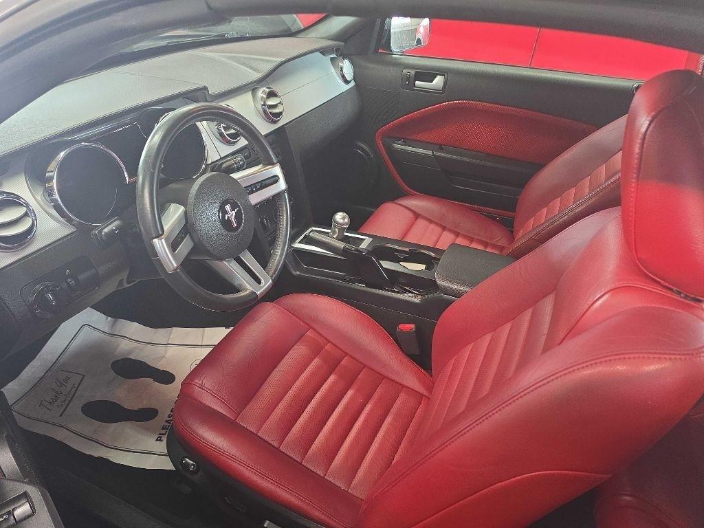 Ford Mustang GT Deluxe Convertible 2007