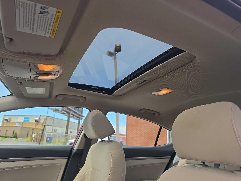 Hyundai Elantra Value Edition 6A 2017