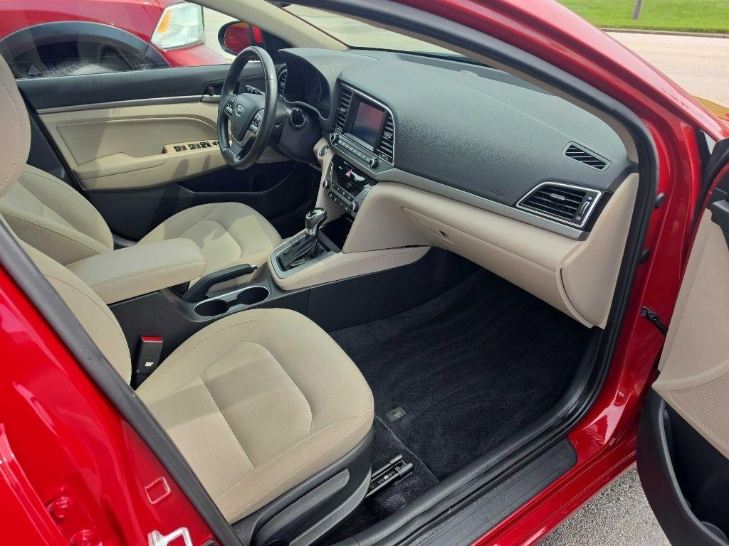 Hyundai Elantra Value Edition 6A 2017