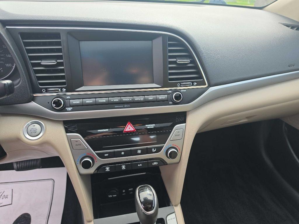 Hyundai Elantra Value Edition 6A 2017