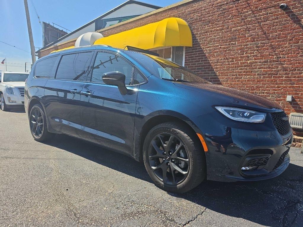 Chrysler Pacifica Limited AWD 2023