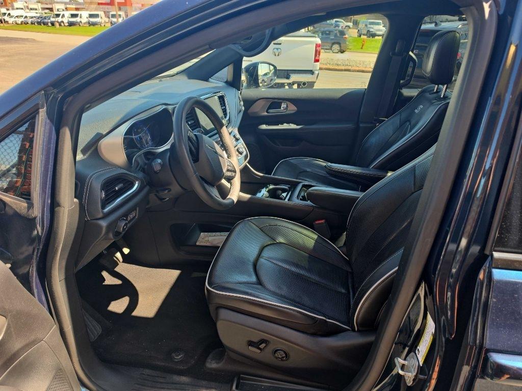 Chrysler Pacifica Limited AWD 2023