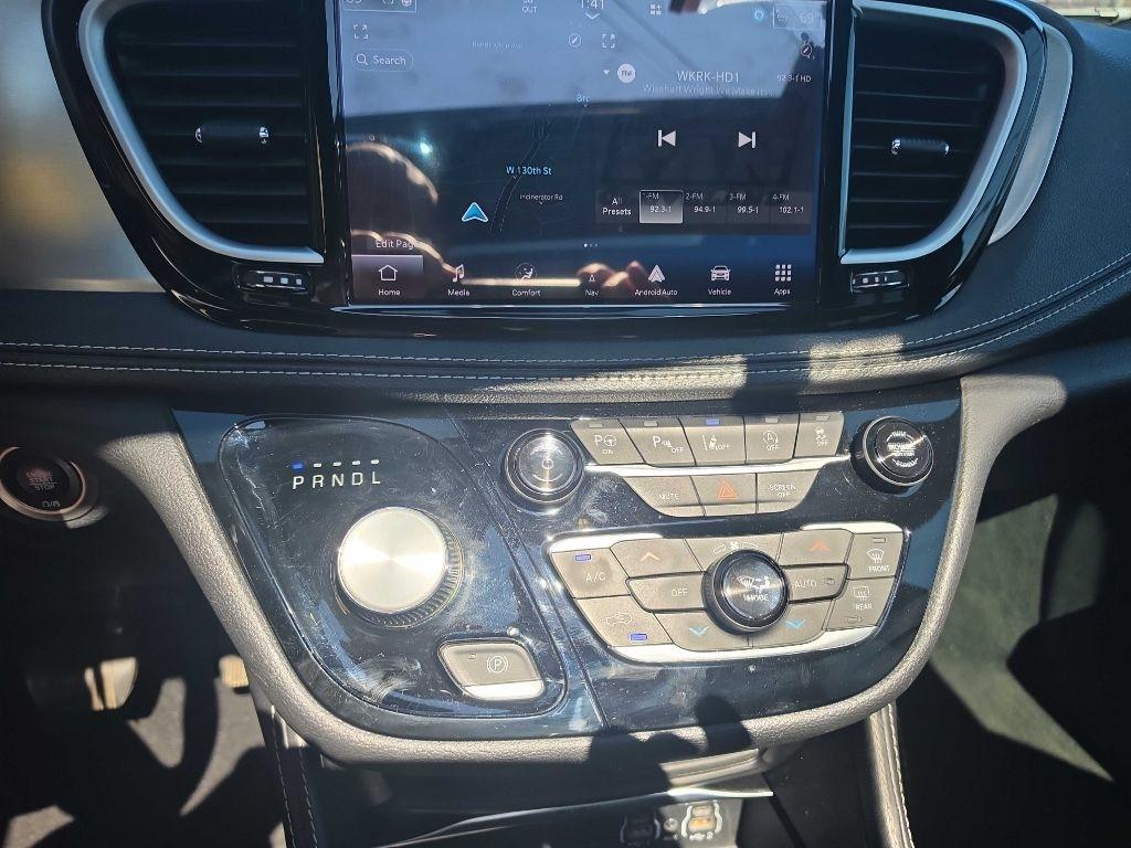 Chrysler Pacifica Limited AWD 2023