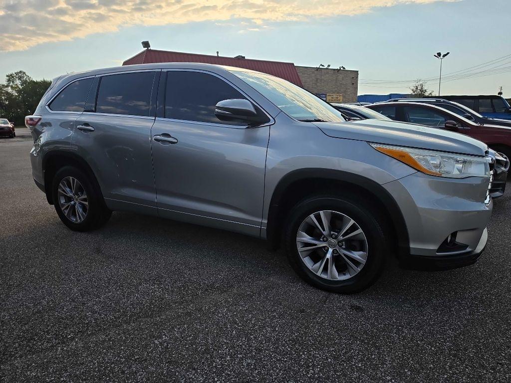 Toyota Highlander LE AWD V6 2014