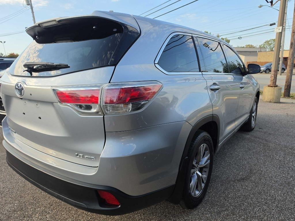 Toyota Highlander LE AWD V6 2014