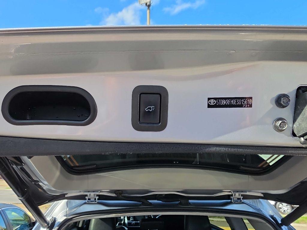 Toyota Highlander LE AWD V6 2014