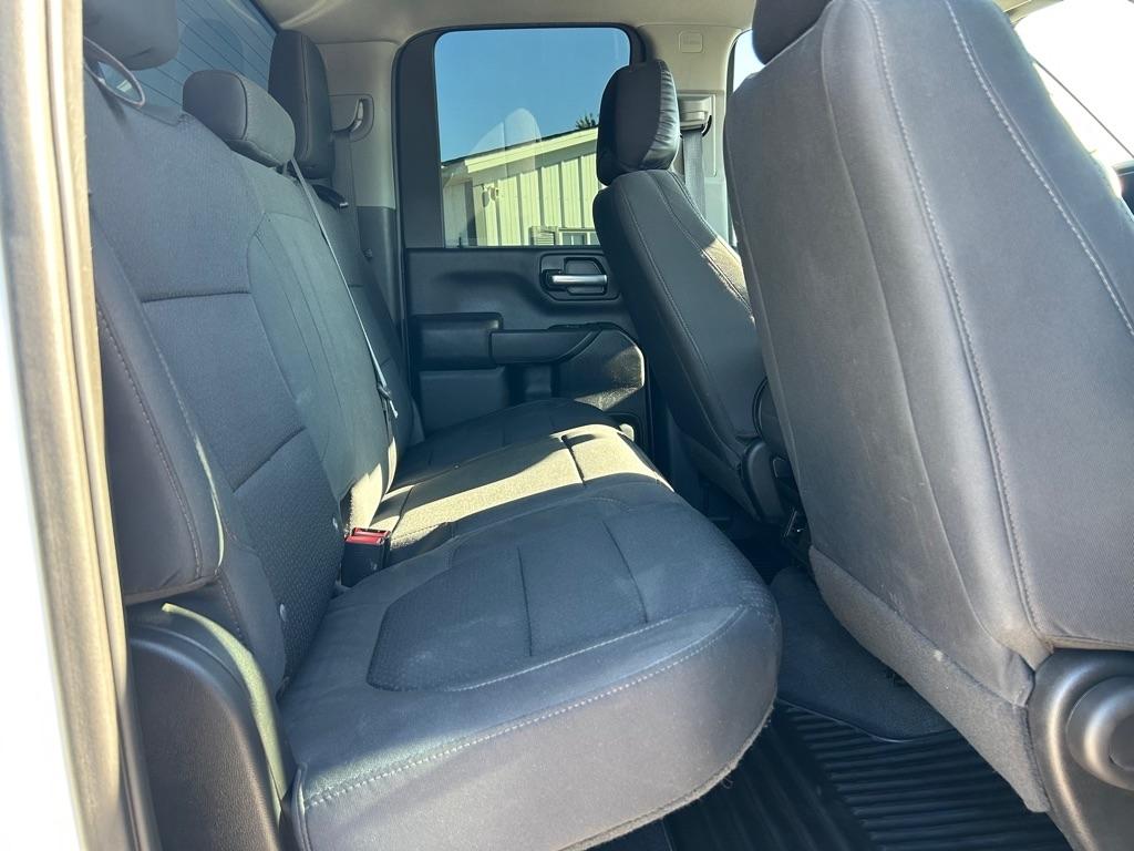 Chevrolet Silverado HD photo 13