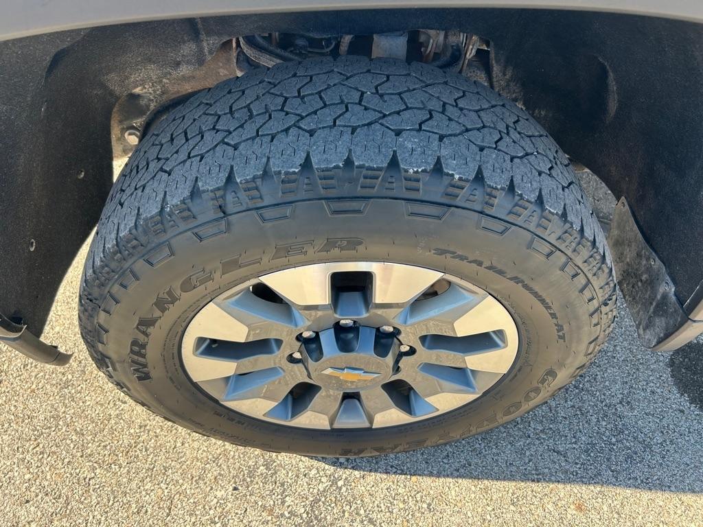 Chevrolet Silverado HD photo 24