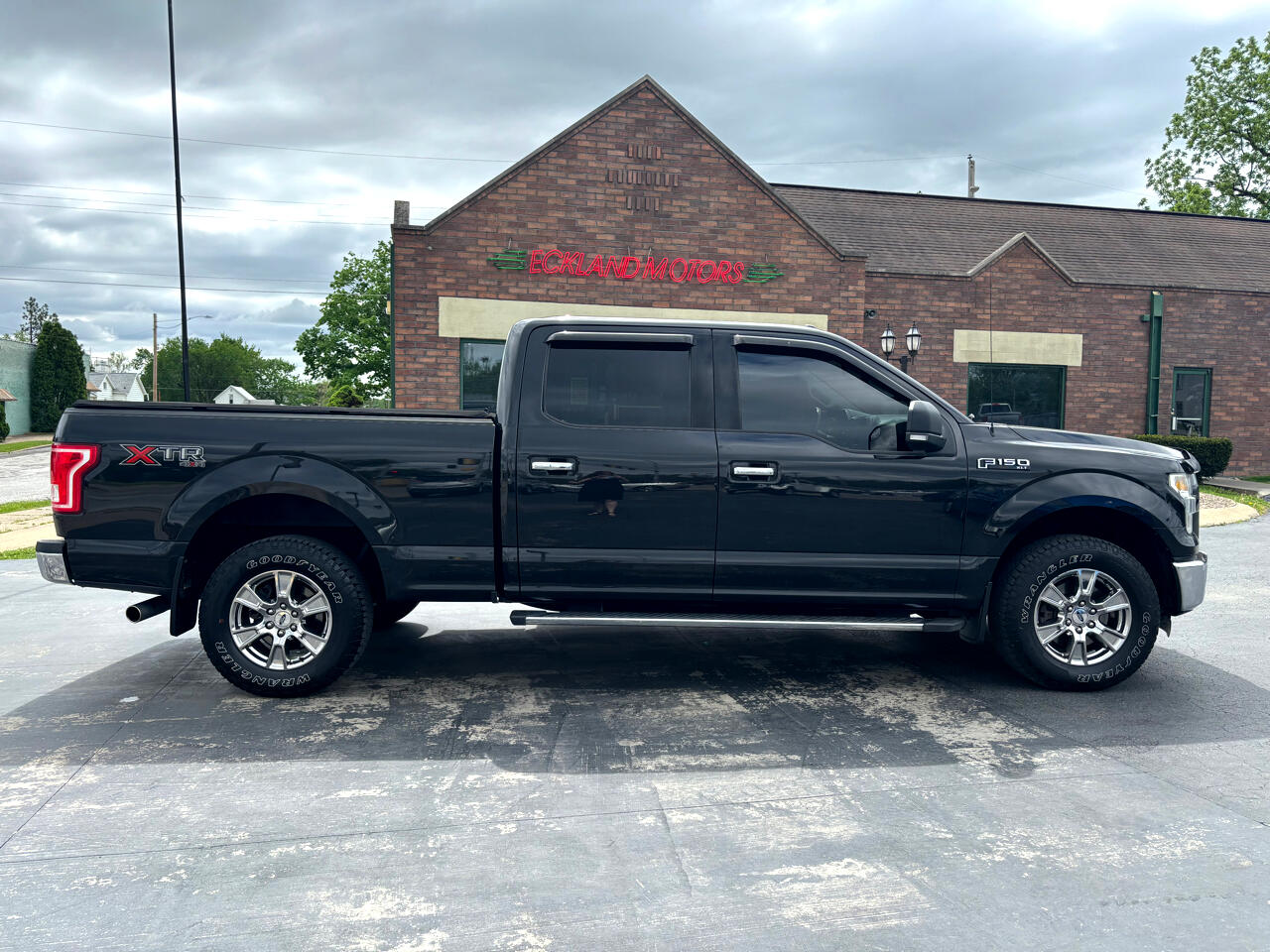 2015 Ford F-150 XLT SuperCrew Short Bed 4WD