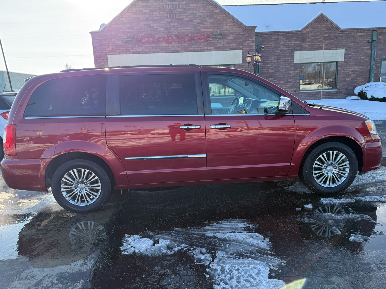 2013 Chrysler Town & Country Touring-L