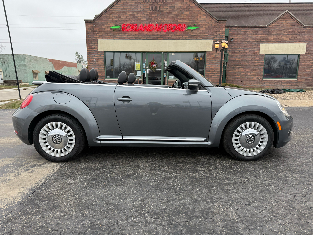 2014 Volkswagen Beetle 2.5L Convertible