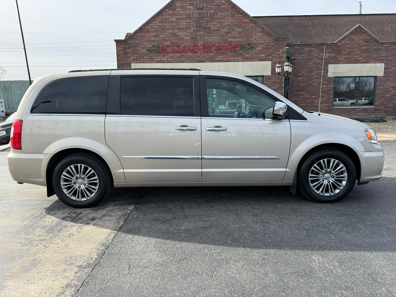 2014 Chrysler Town & Country Touring-L