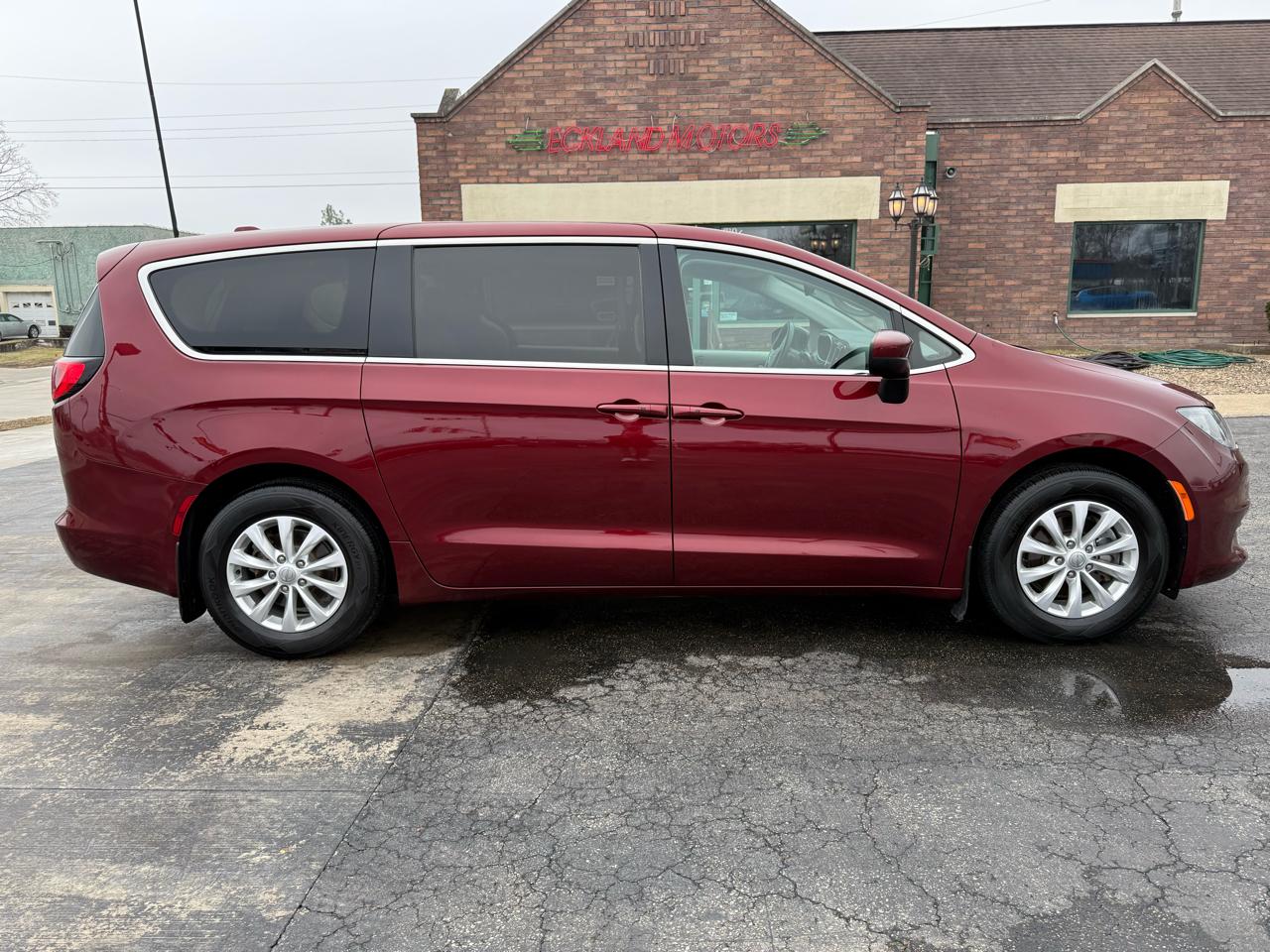 2017 Chrysler Pacifica Touring