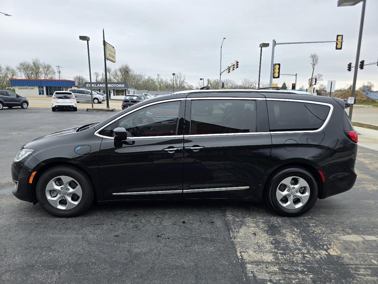 2018 Chrysler Pacifica Hybrid Touring L