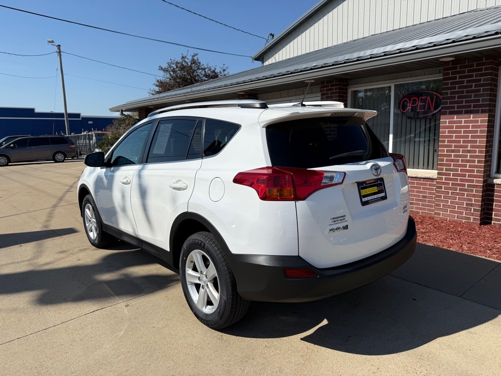 2014 Toyota RAV4 XLE photo 4