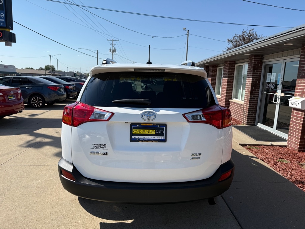 2014 Toyota RAV4 XLE photo 5