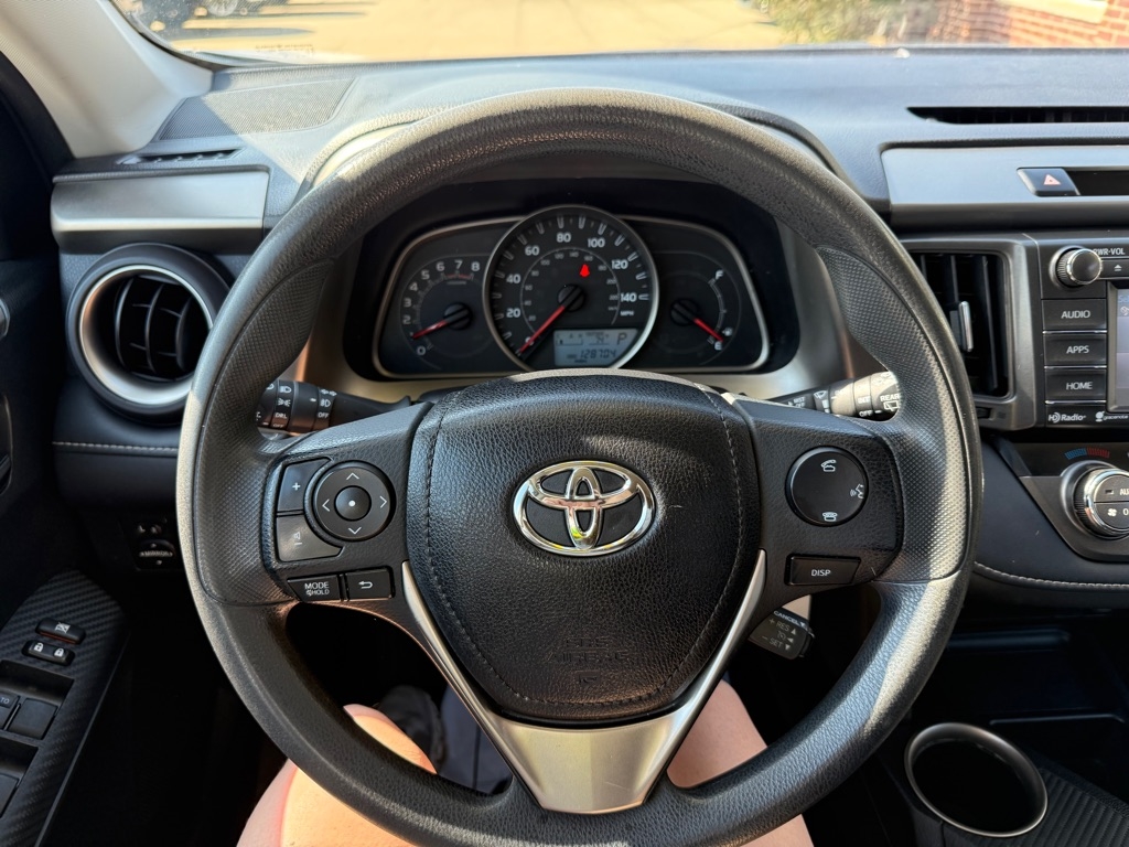 2014 Toyota RAV4 XLE photo 9