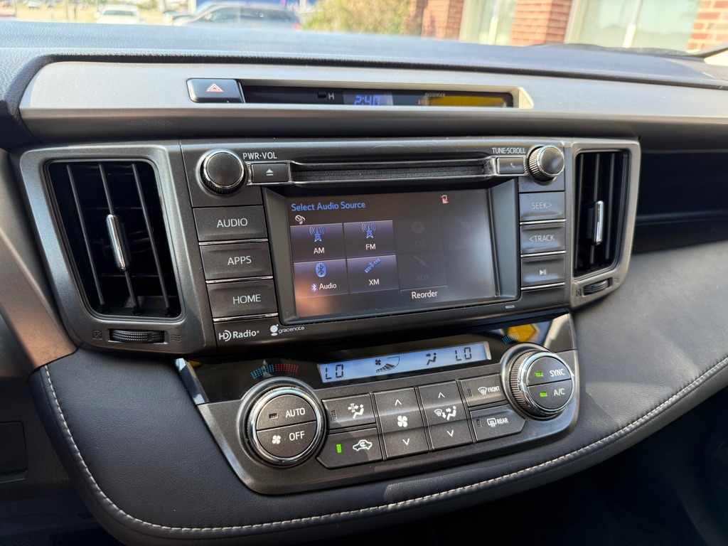 2014 Toyota RAV4 XLE photo 11