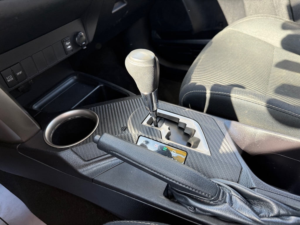 2014 Toyota RAV4 XLE photo 14