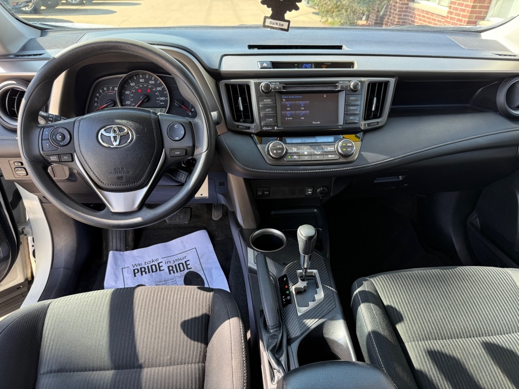 2014 Toyota RAV4 XLE photo 19
