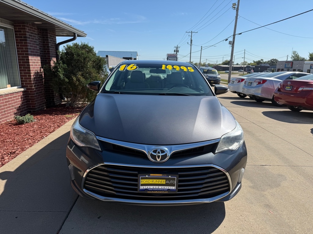 2016 Toyota Avalon XLE photo 2
