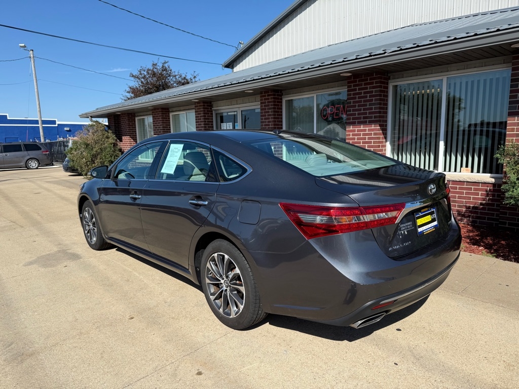 2016 Toyota Avalon XLE photo 5