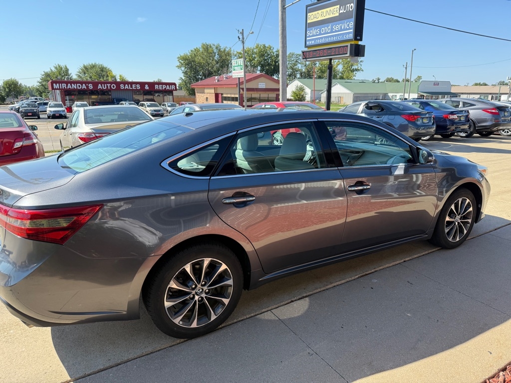 2016 Toyota Avalon XLE photo 7