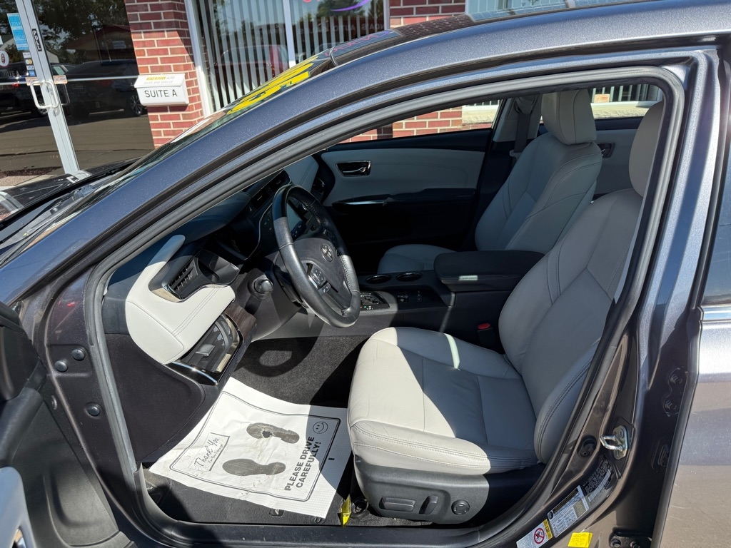 2016 Toyota Avalon XLE photo 9