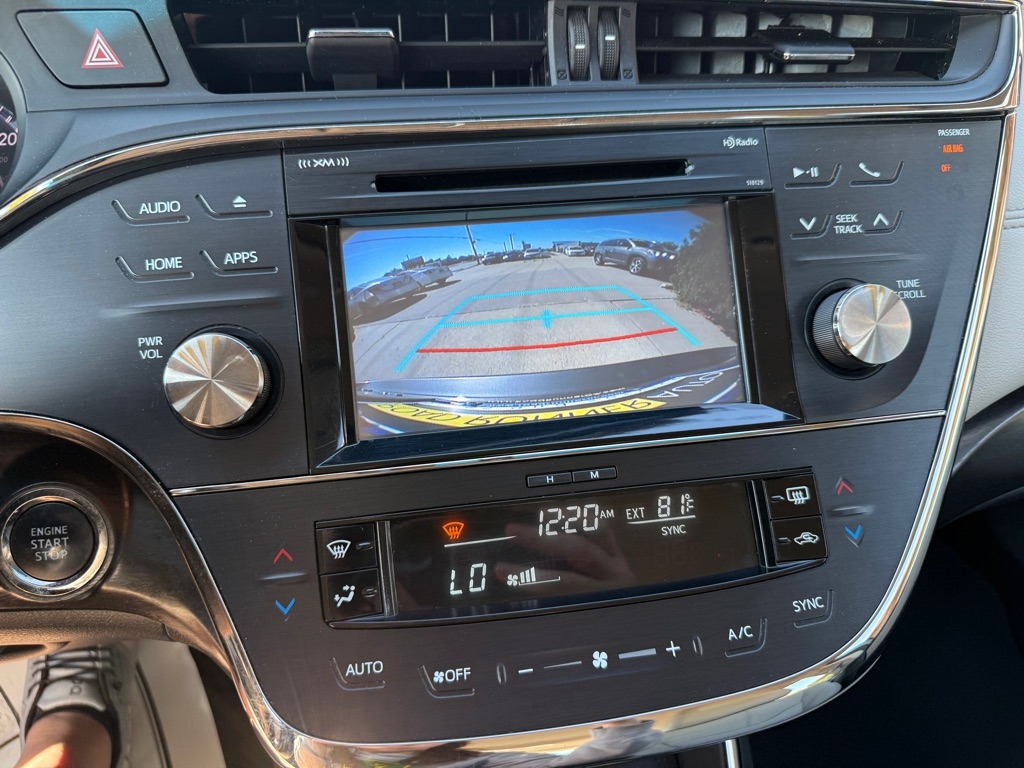 2016 Toyota Avalon XLE photo 13