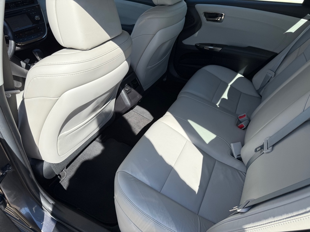 2016 Toyota Avalon XLE photo 15
