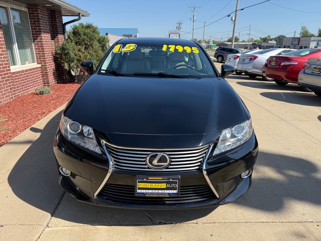 2015 Lexus ES 350 photo 2