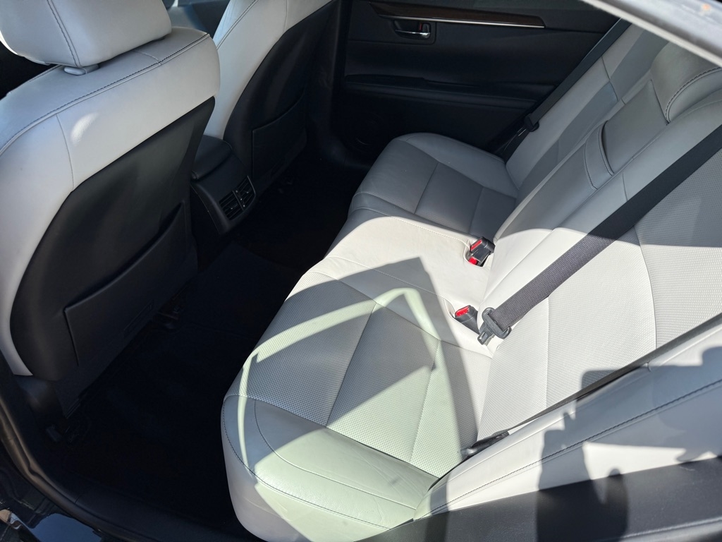 2015 Lexus ES 350 photo 19