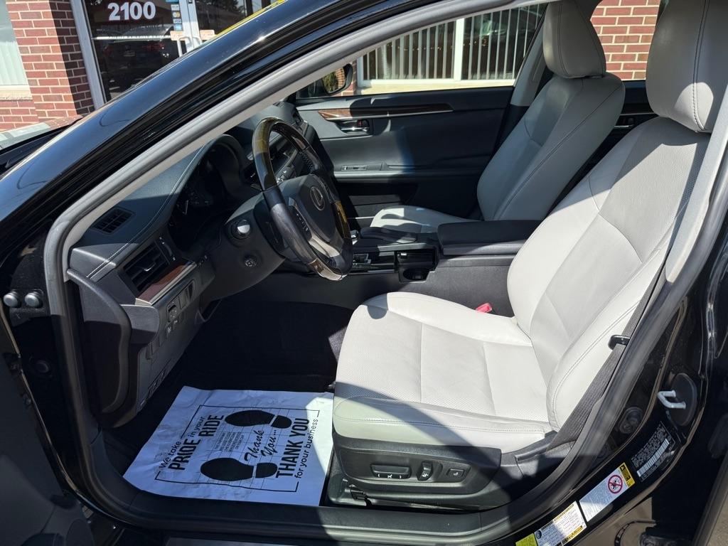 Lexus ES 350 Sedan 2015