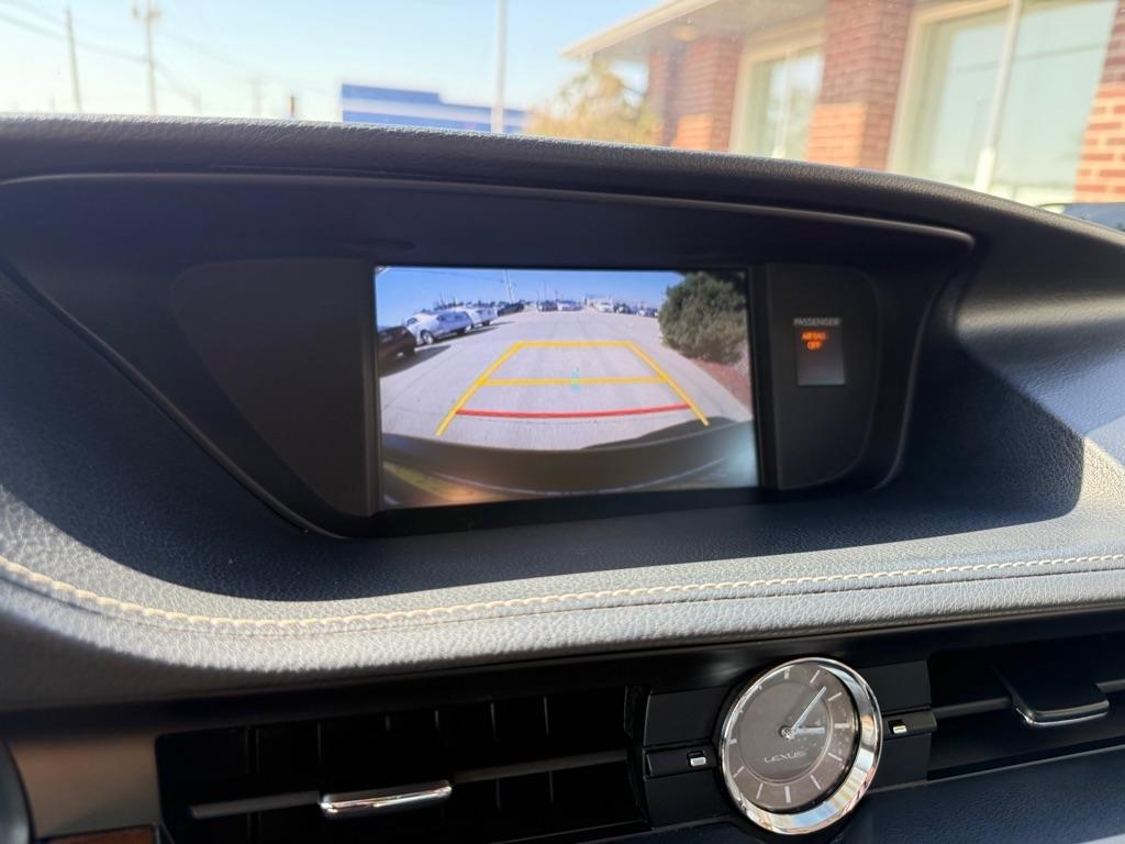 Lexus ES 350 Sedan 2015