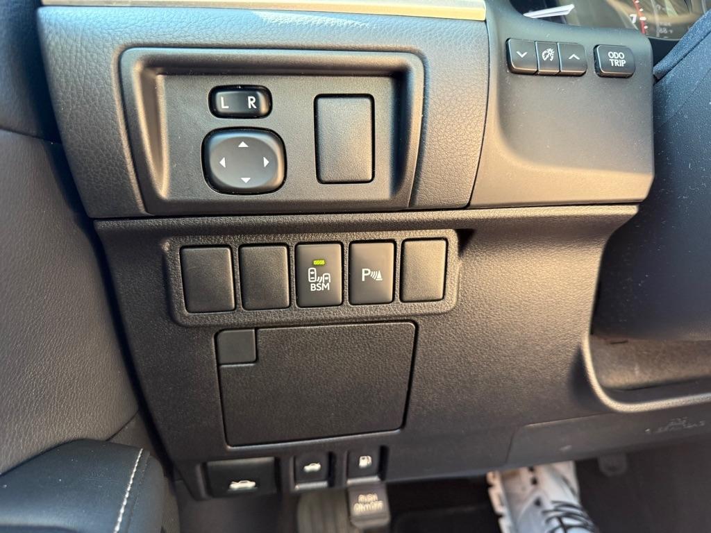 Lexus ES 350 Sedan 2015