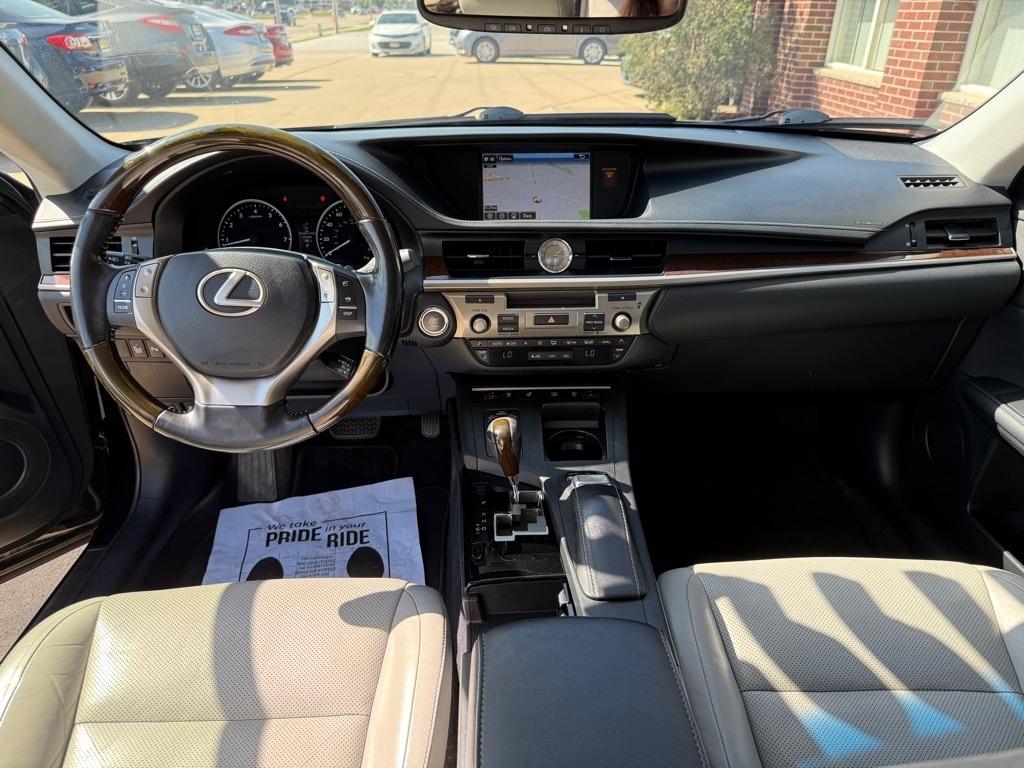 Lexus ES 350 Sedan 2015