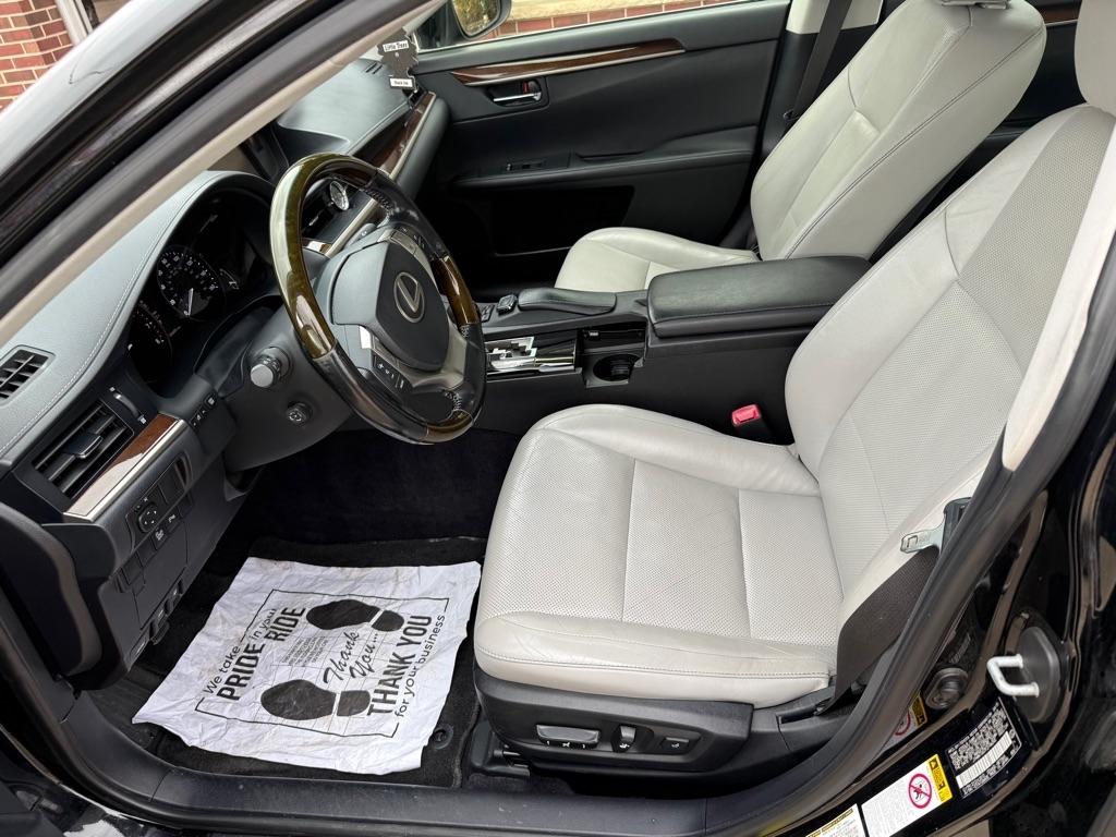 Lexus ES 350 Sedan 2015