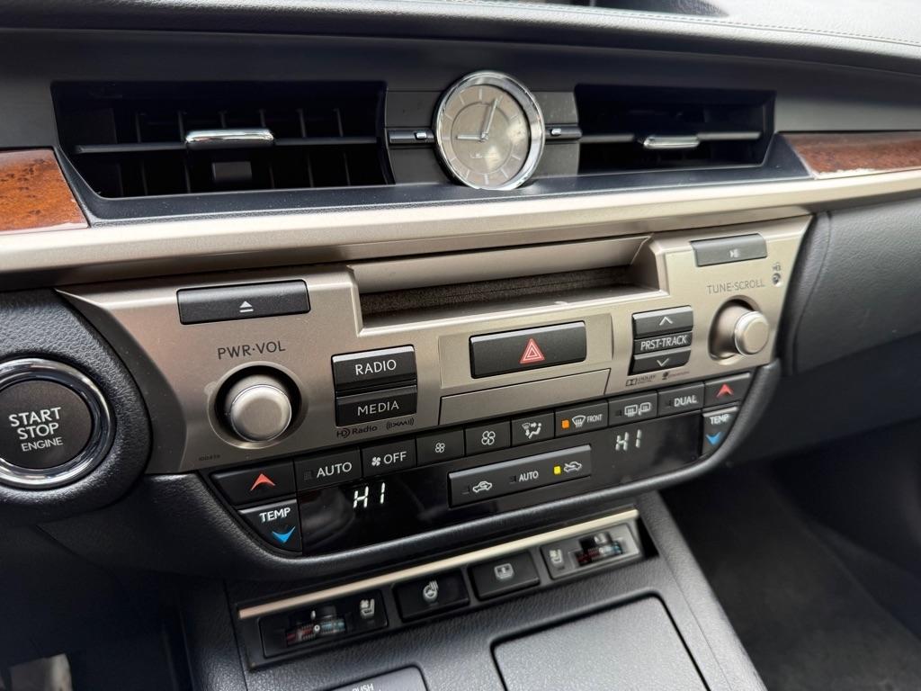 Lexus ES 350 Sedan 2015