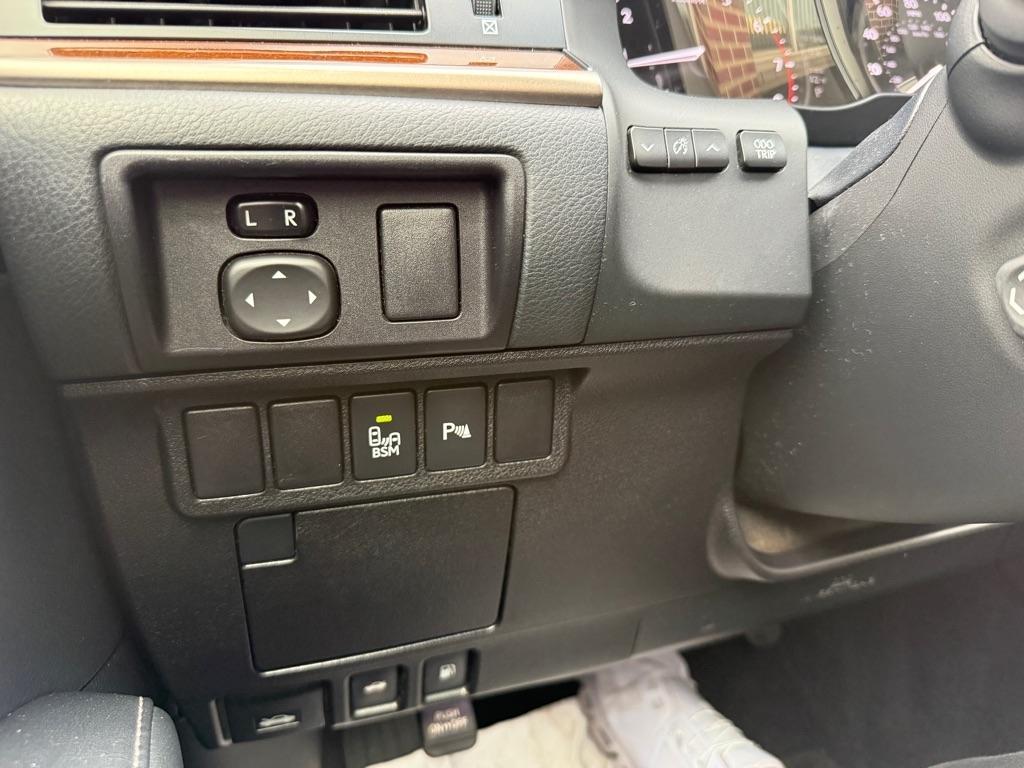 Lexus ES 350 Sedan 2015