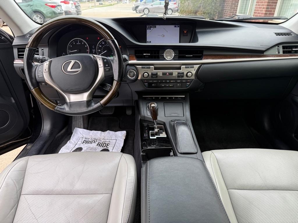 Lexus ES 350 Sedan 2015