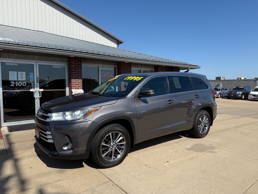 2017 Toyota Highlander XLE photo 3