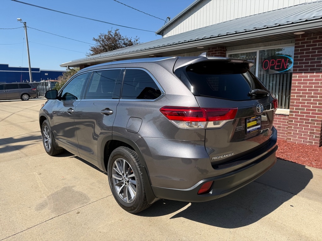 2017 Toyota Highlander XLE photo 5