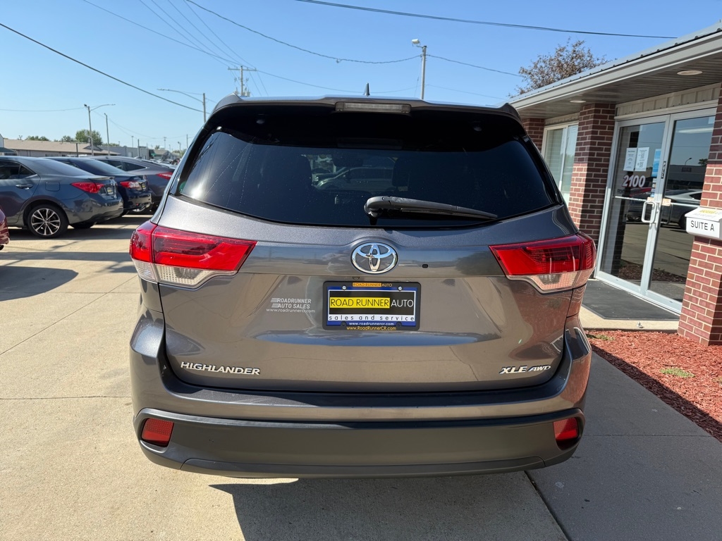 2017 Toyota Highlander XLE photo 6