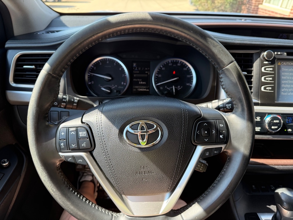 2017 Toyota Highlander XLE photo 10